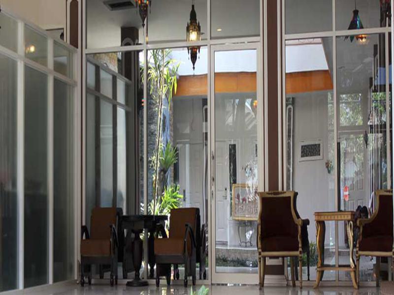 Mojokerto Classic Homestay Exterior photo